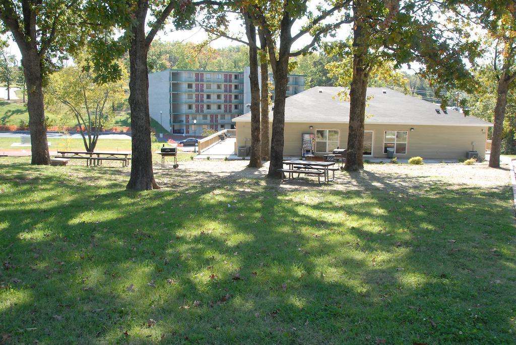 Ramada Branson Hotel And Resort Exterior foto